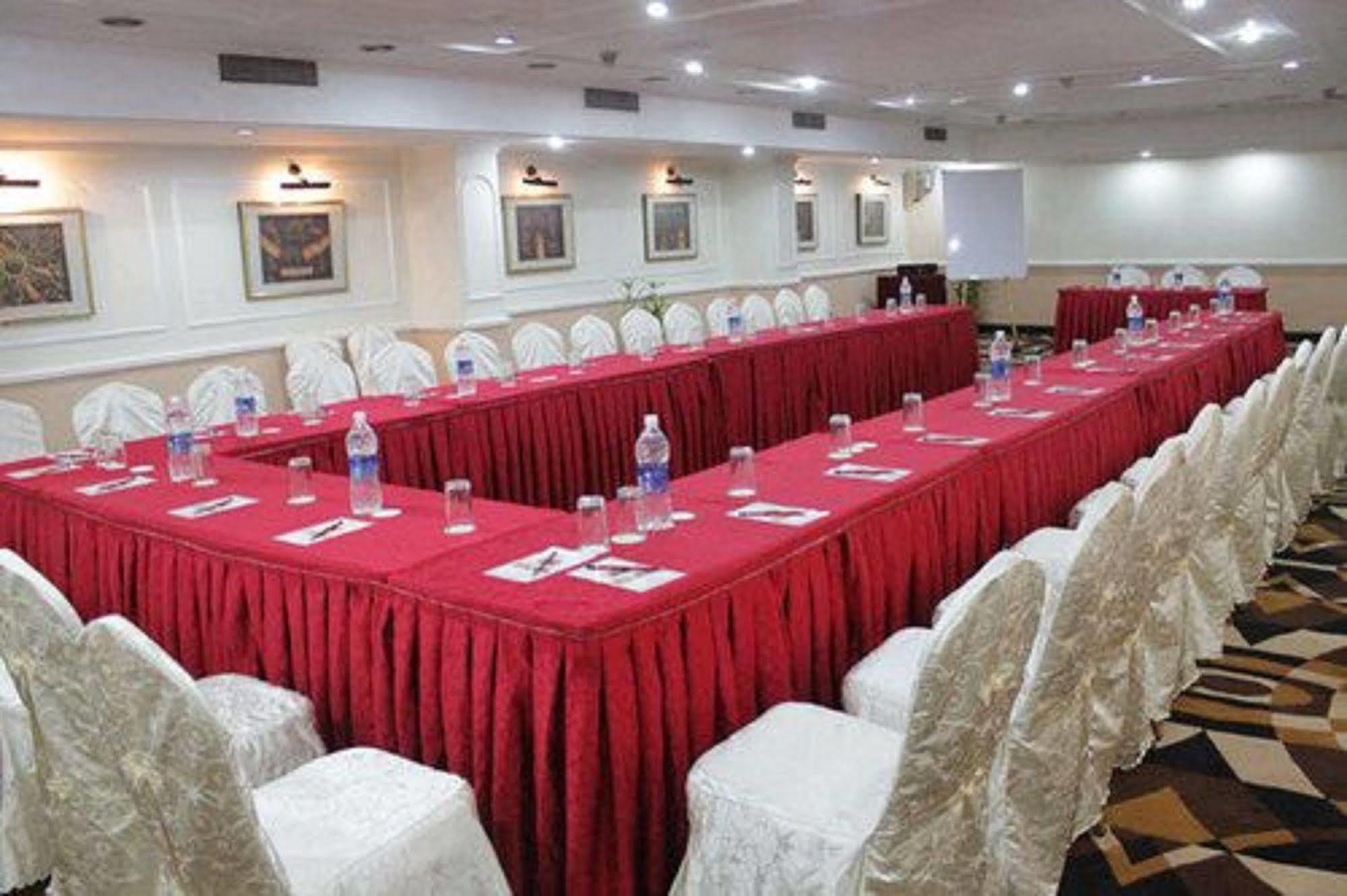 Hotel Swosti Premium Bhubaneswar Extérieur photo