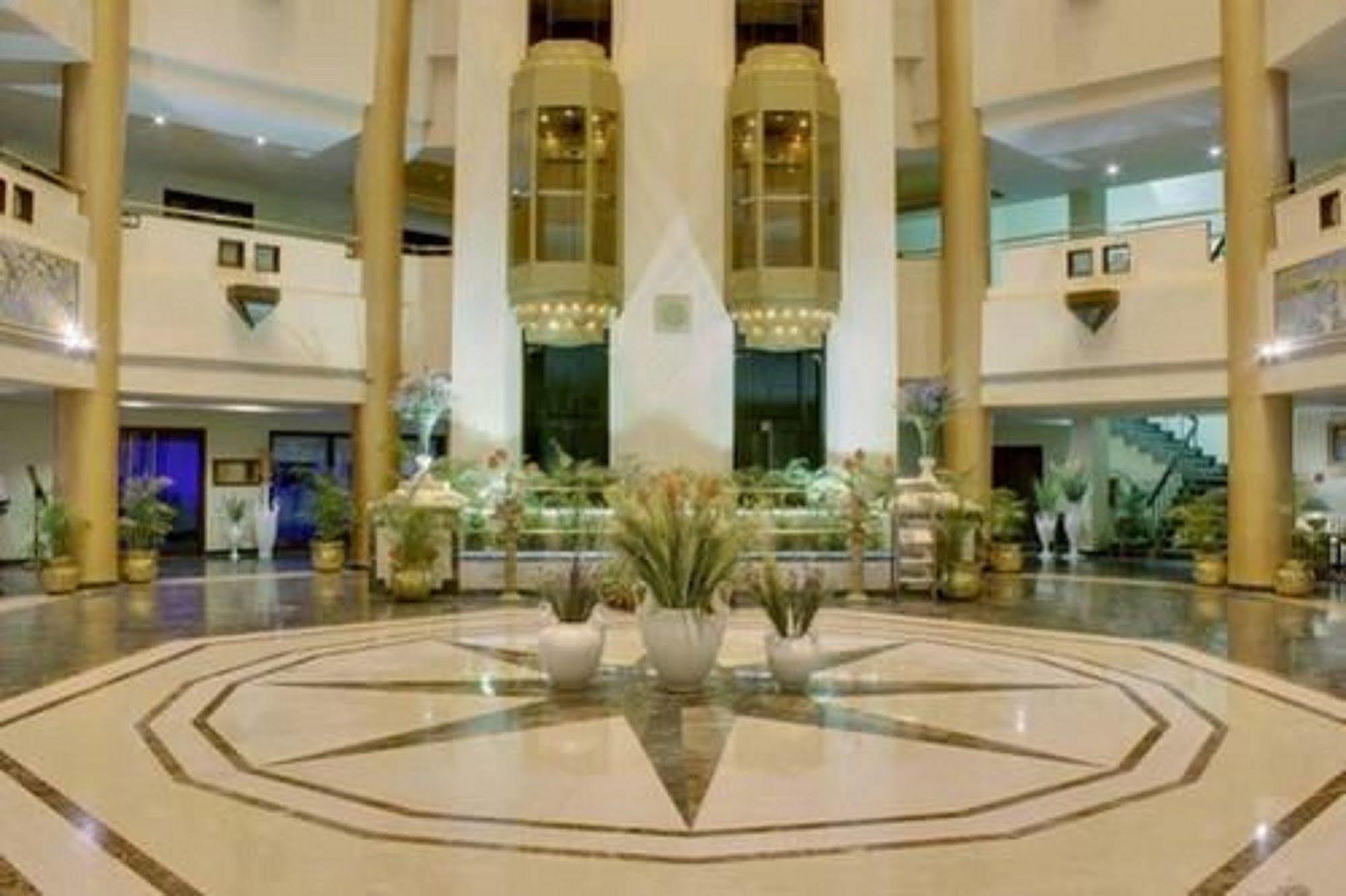 Hotel Swosti Premium Bhubaneswar Extérieur photo